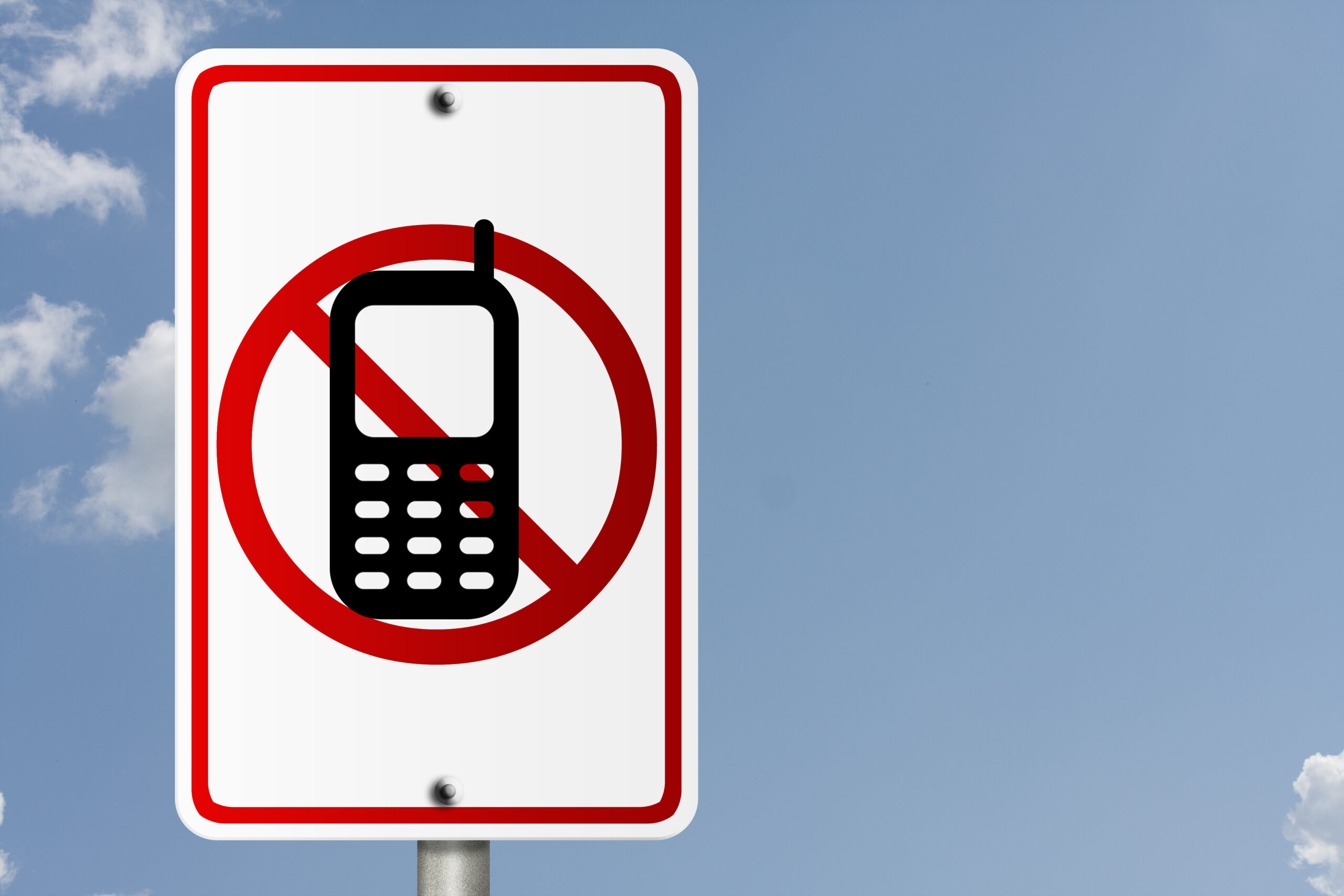Tougher penalties for using a cell phone while driving since 2018